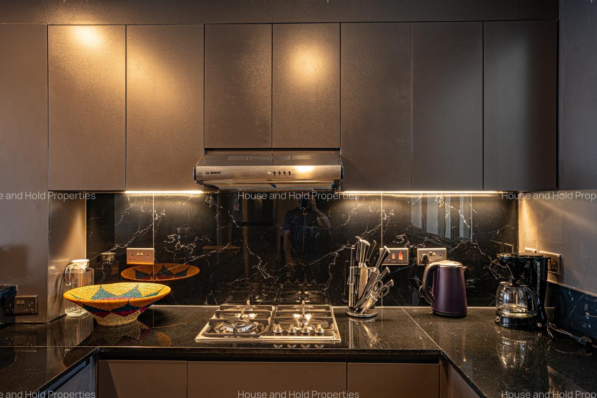 Serviced 3 Bed Apartment with En Suite at Brookside Drive - 5