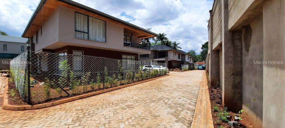5 Bed Townhouse with En Suite in Lavington - 1