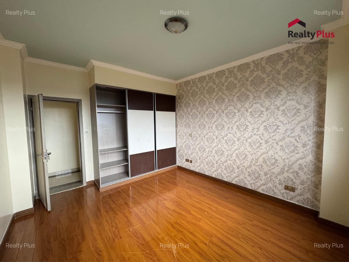 3 Bed Apartment with En Suite at Dennis Pritt Road - 11
