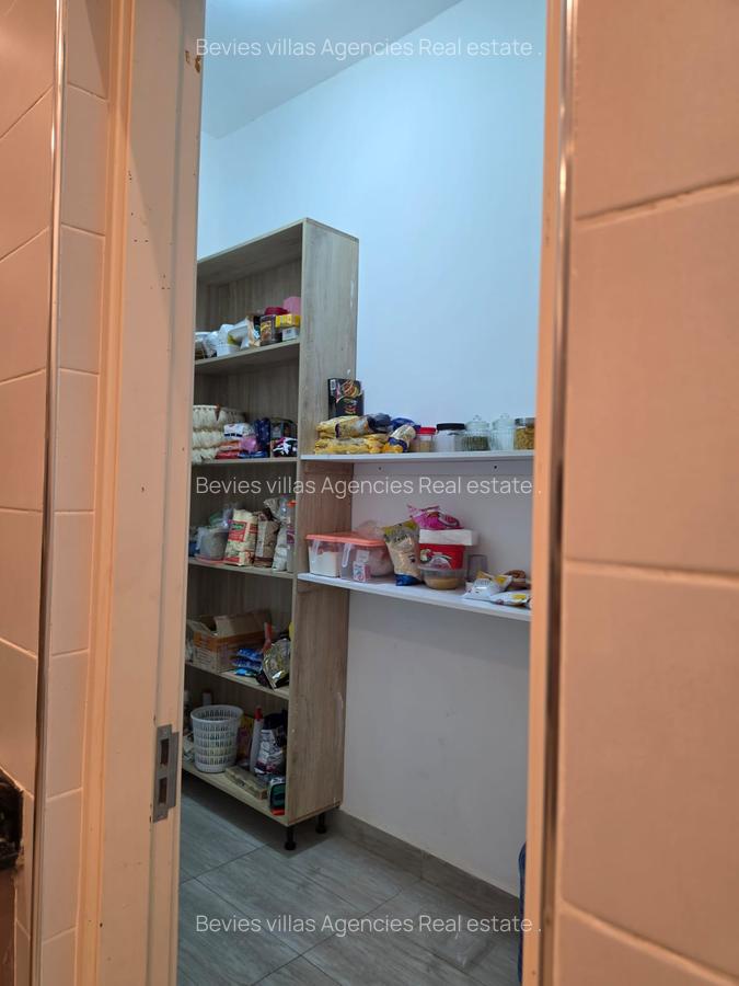 6 Bed Apartment with En Suite at Parklands - 18