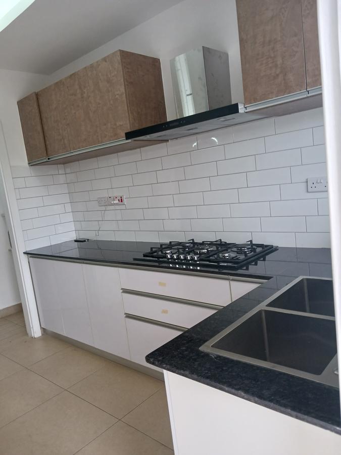 Serviced 3 Bed Apartment with En Suite at Hatheru Road - 2