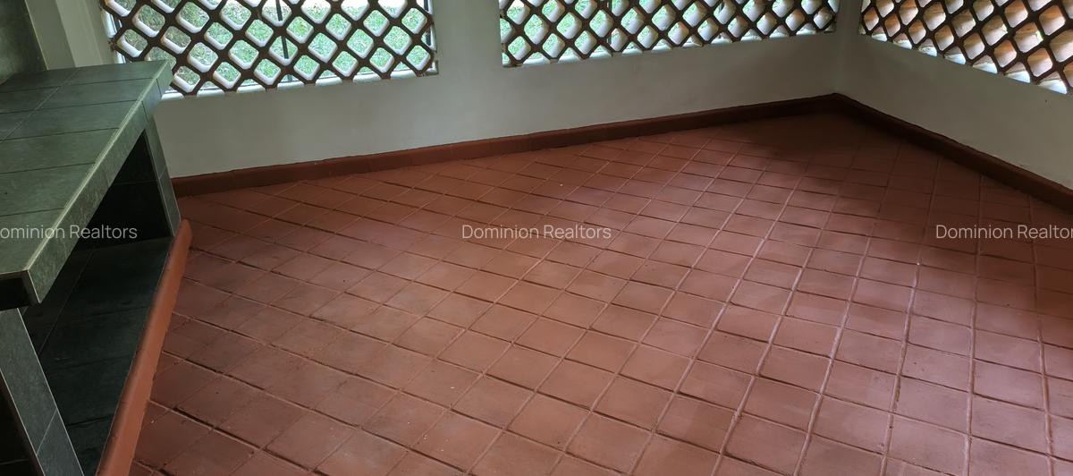 4 Bed Townhouse with En Suite in Westlands Area - 11