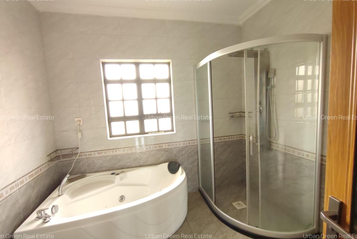 4 Bed House with En Suite at Kamakis - 9