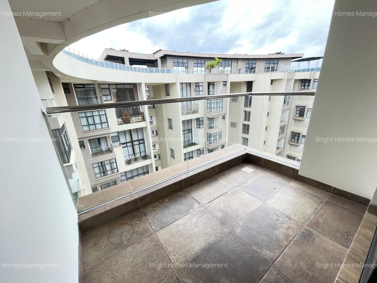 4 Bed Apartment with En Suite in Riverside - 12