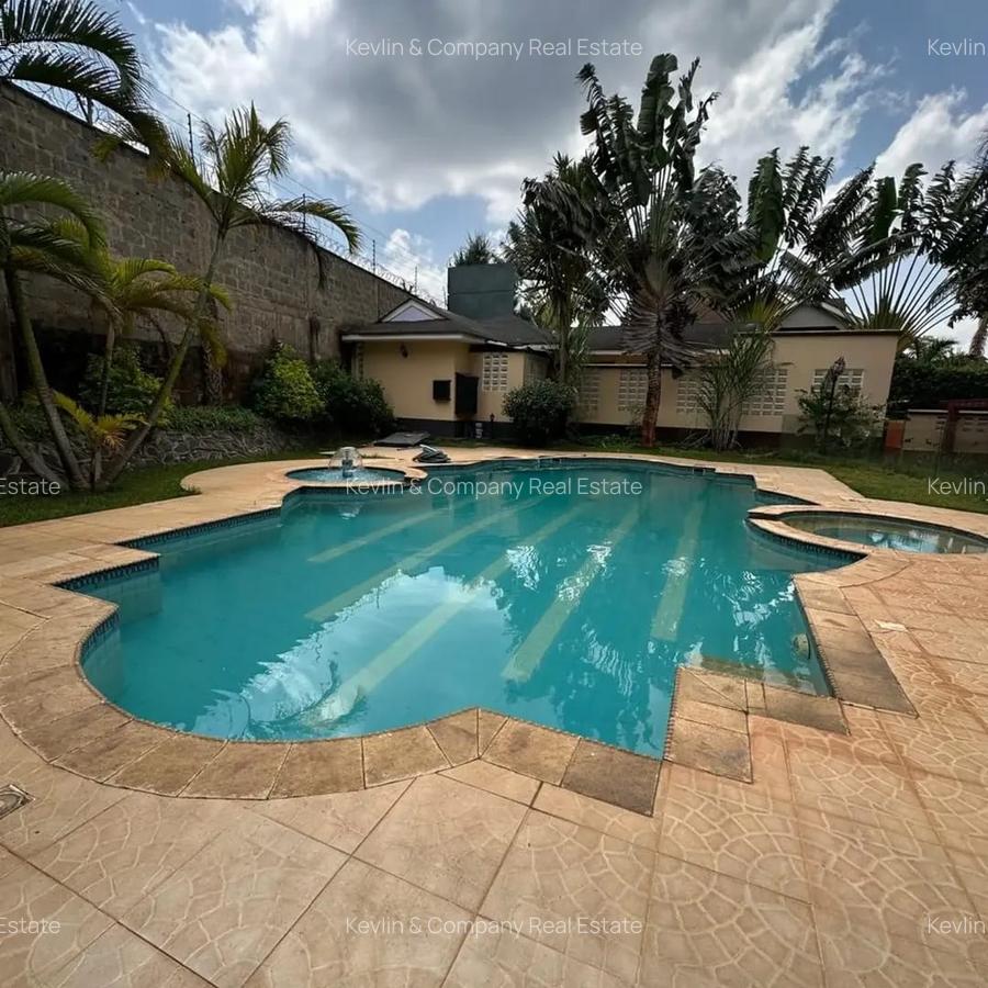 6 Bed Villa with En Suite in Nyari - 17