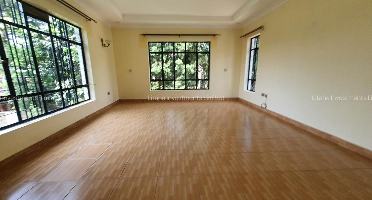 4 Bed House with En Suite at Old Runda - 10