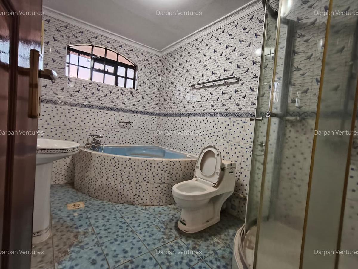 5 Bed House with En Suite in Runda - 3