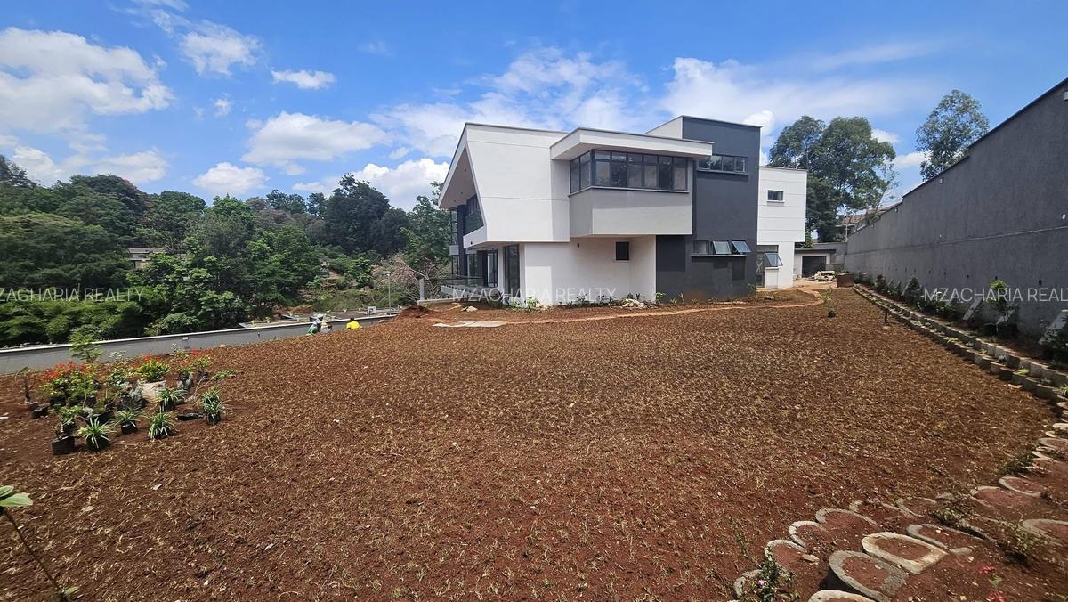 5 Bed Villa with En Suite in Nyari - 9