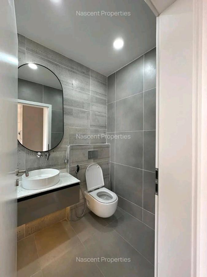 4 Bed Apartment with En Suite in Riverside - 11