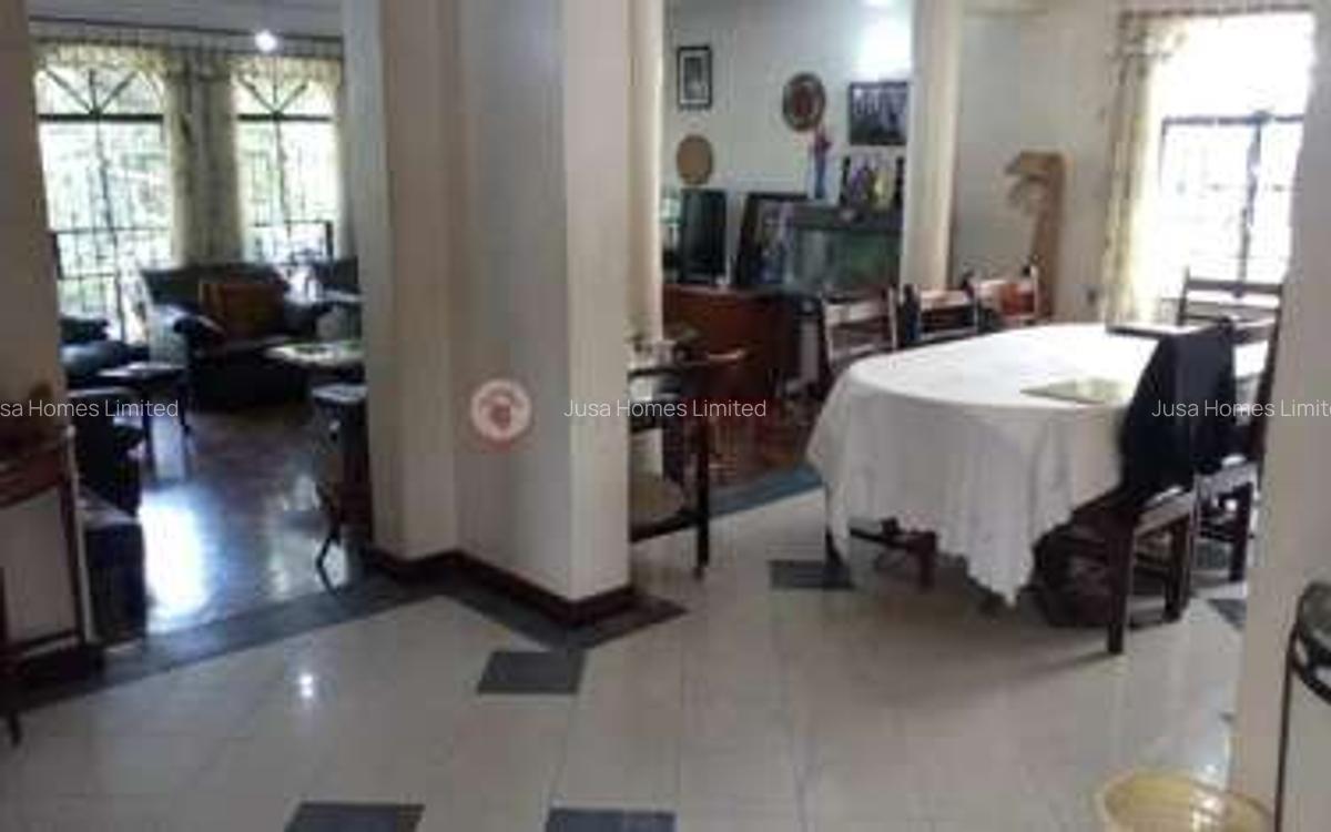 5 Bed House in Riverside - 4