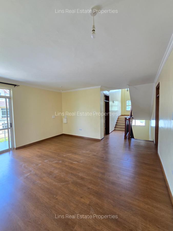 5 Bed Townhouse with En Suite in Kyuna - 9