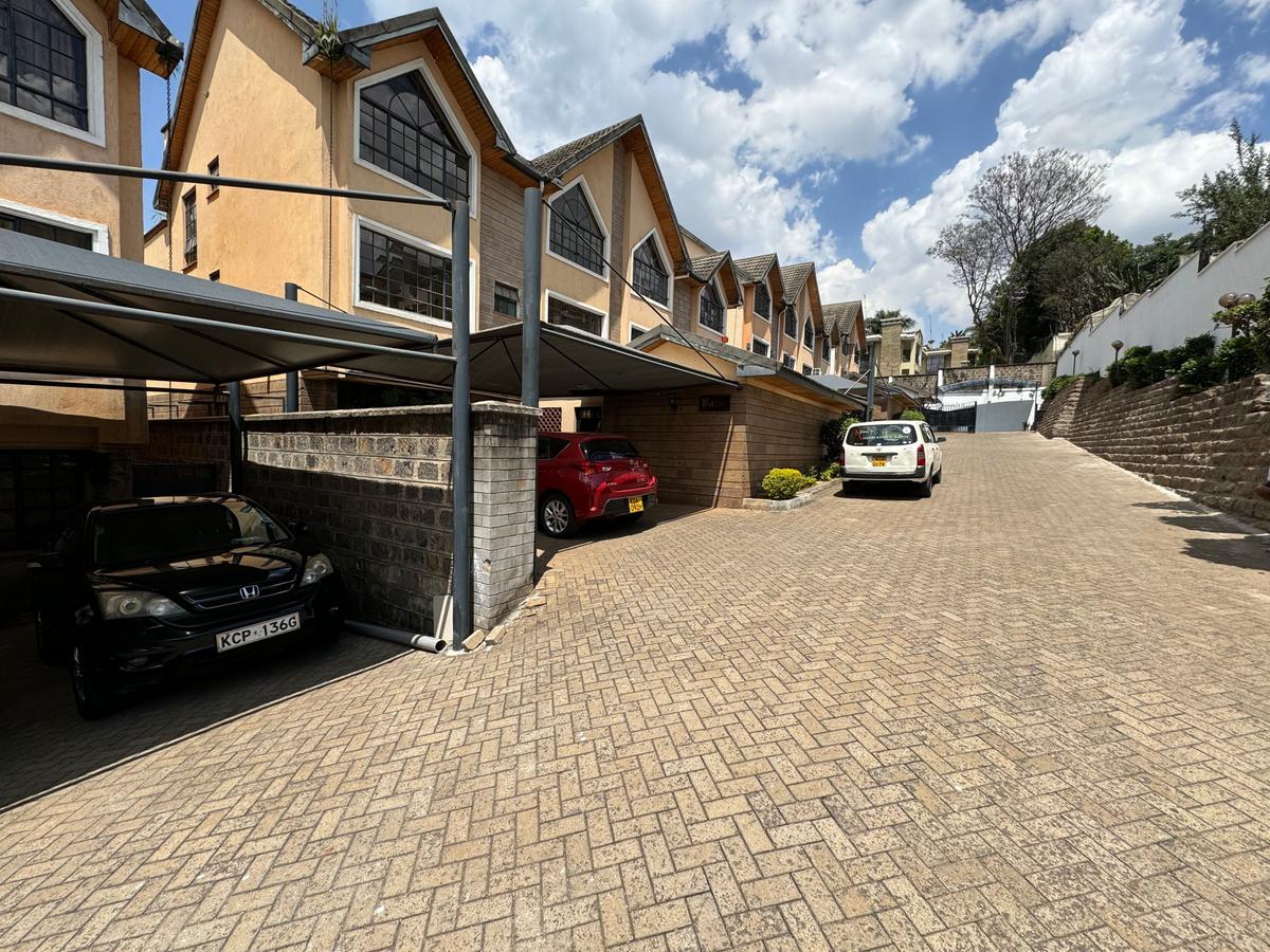 5 Bed Townhouse with En Suite in Lavington - 9