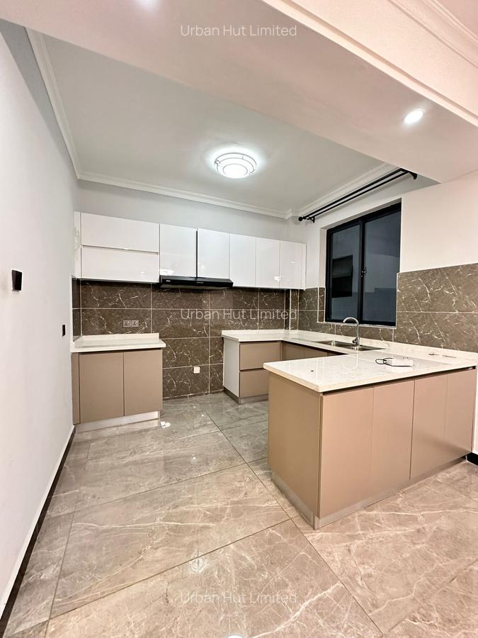 3 Bed Apartment with En Suite in Lavington - 4