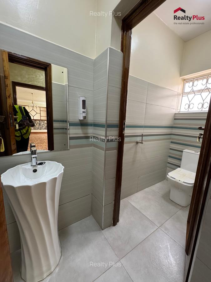 5 Bed Townhouse with En Suite in Loresho - 11