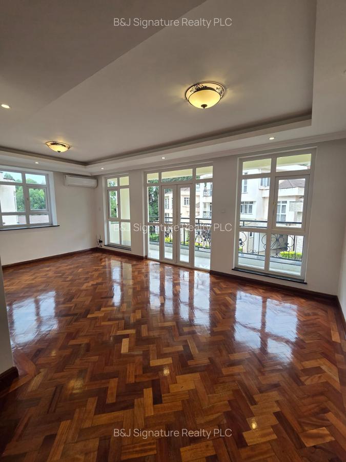 5 Bed Townhouse with En Suite in Lavington - 14