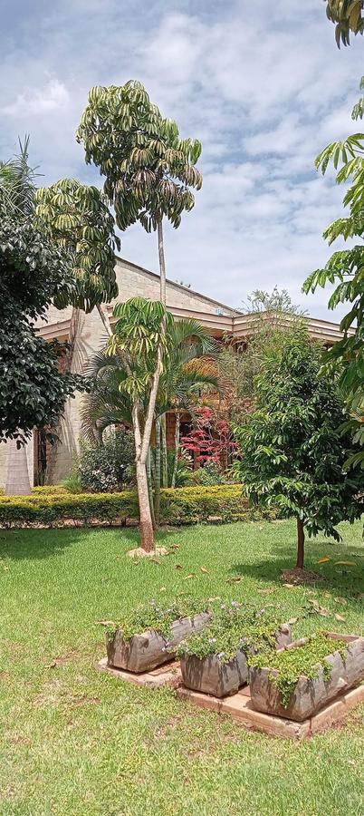 5 Bed House with En Suite at Nyari - 1