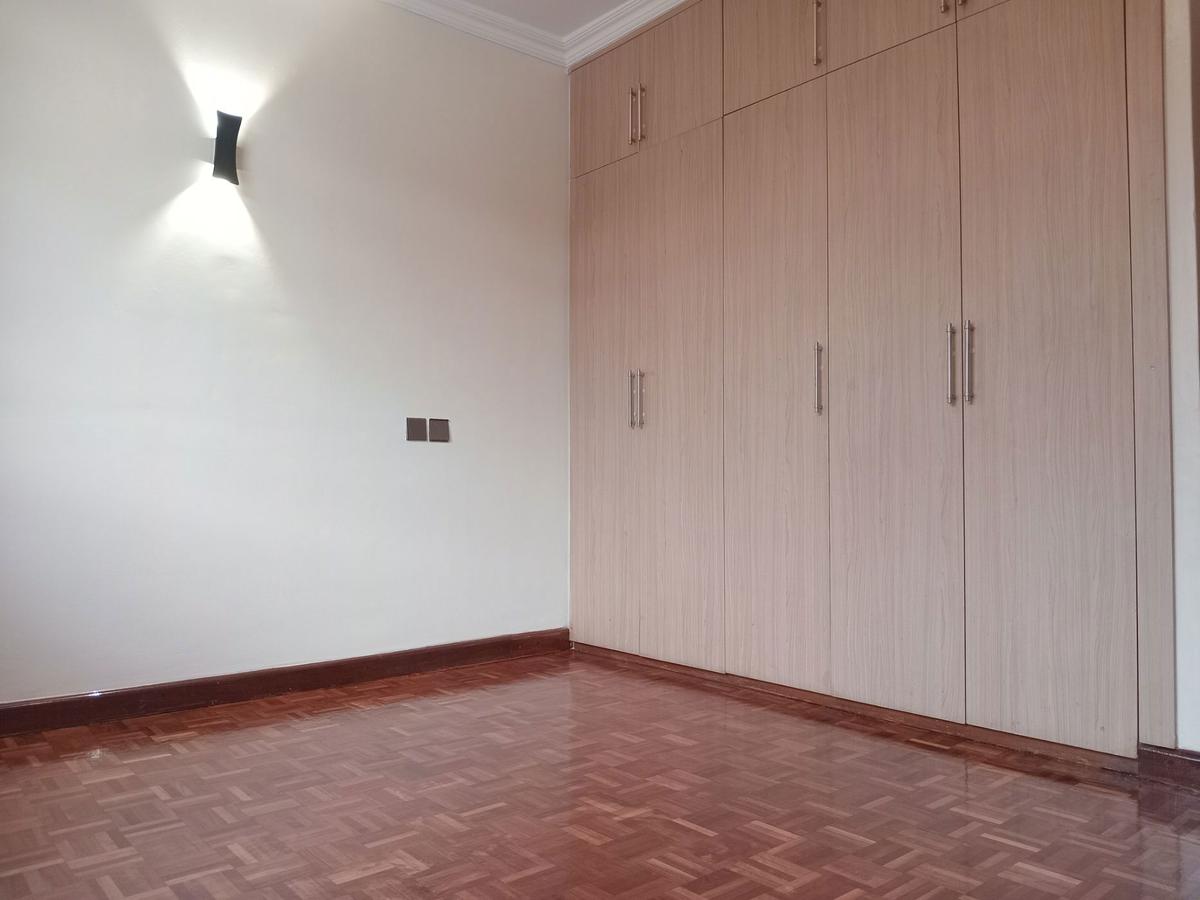 3 Bed Apartment with En Suite in Kilimani - 15