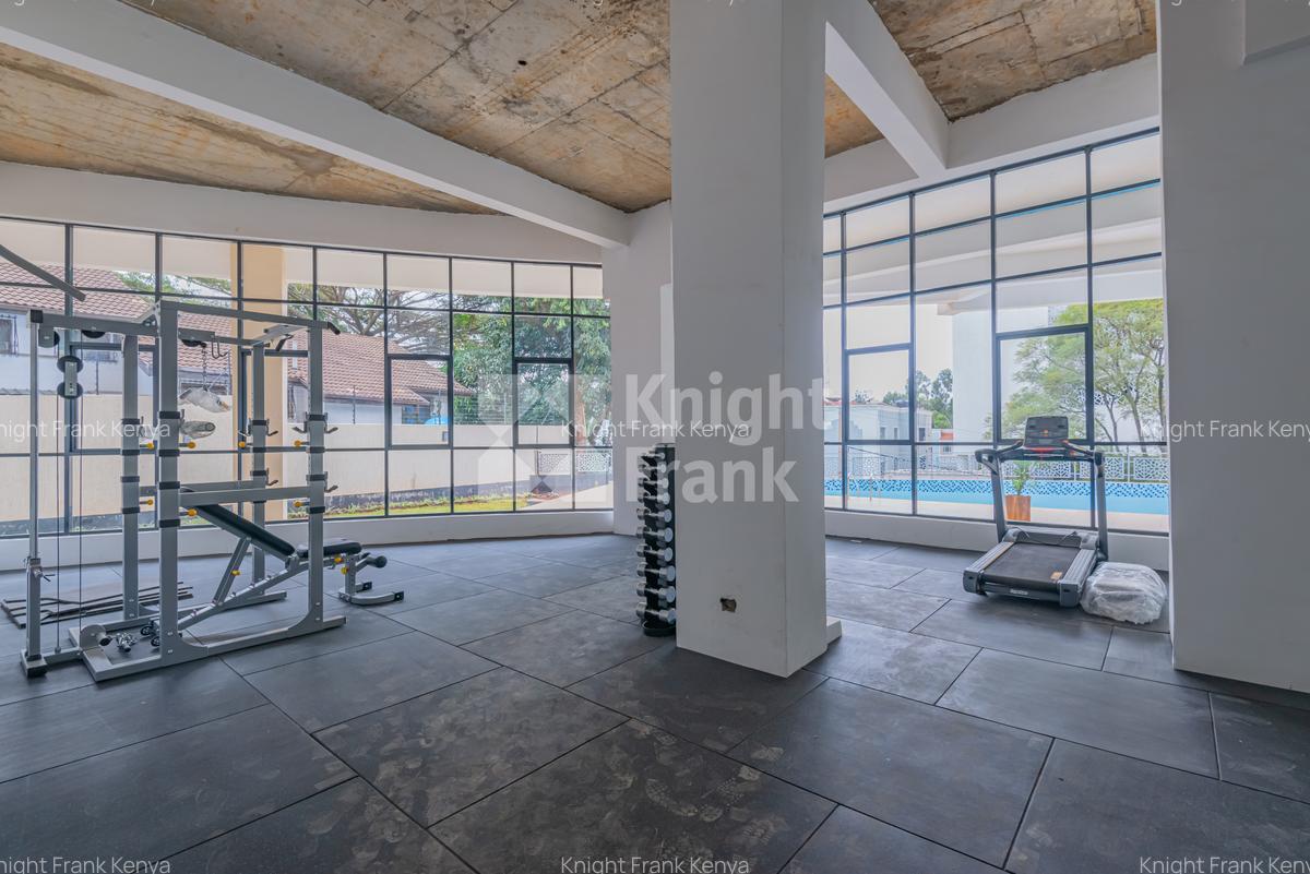 Serviced 2 Bed Apartment with En Suite at Lantana Road - 9