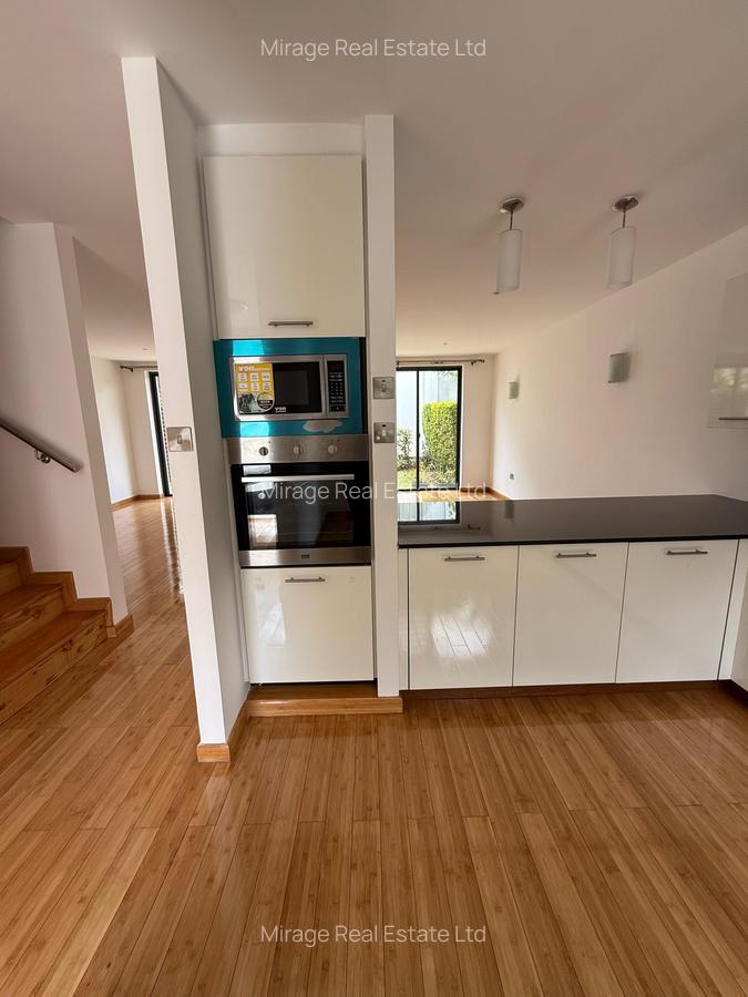4 Bed Villa with Swimming Pool in Garden Estate - 3