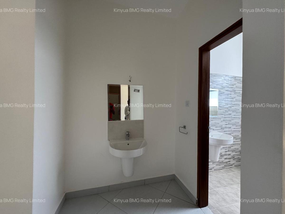 4 Bed Apartment with En Suite in Nyali Area - 5