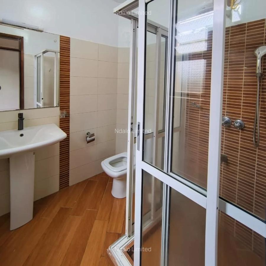 3 Bed Apartment with En Suite at Lavington - 12
