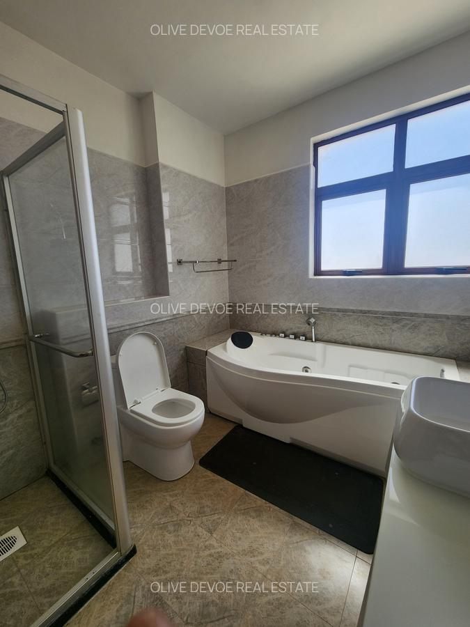 4 Bed Townhouse with En Suite in Runda - 15