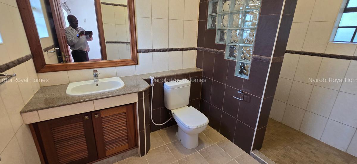 4 Bed Townhouse with En Suite at Peponi Road - 18