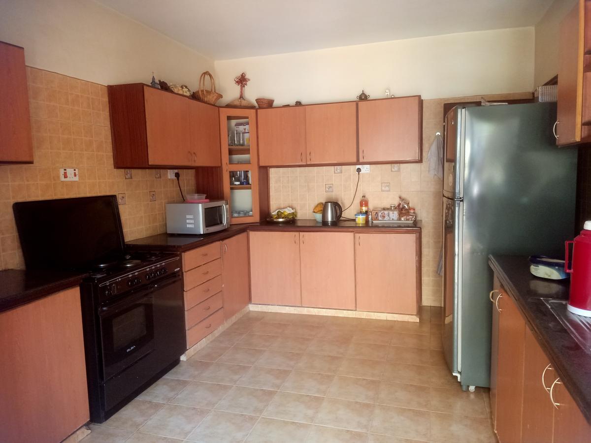 5 Bed Townhouse with En Suite at Masanduku Lane - 5