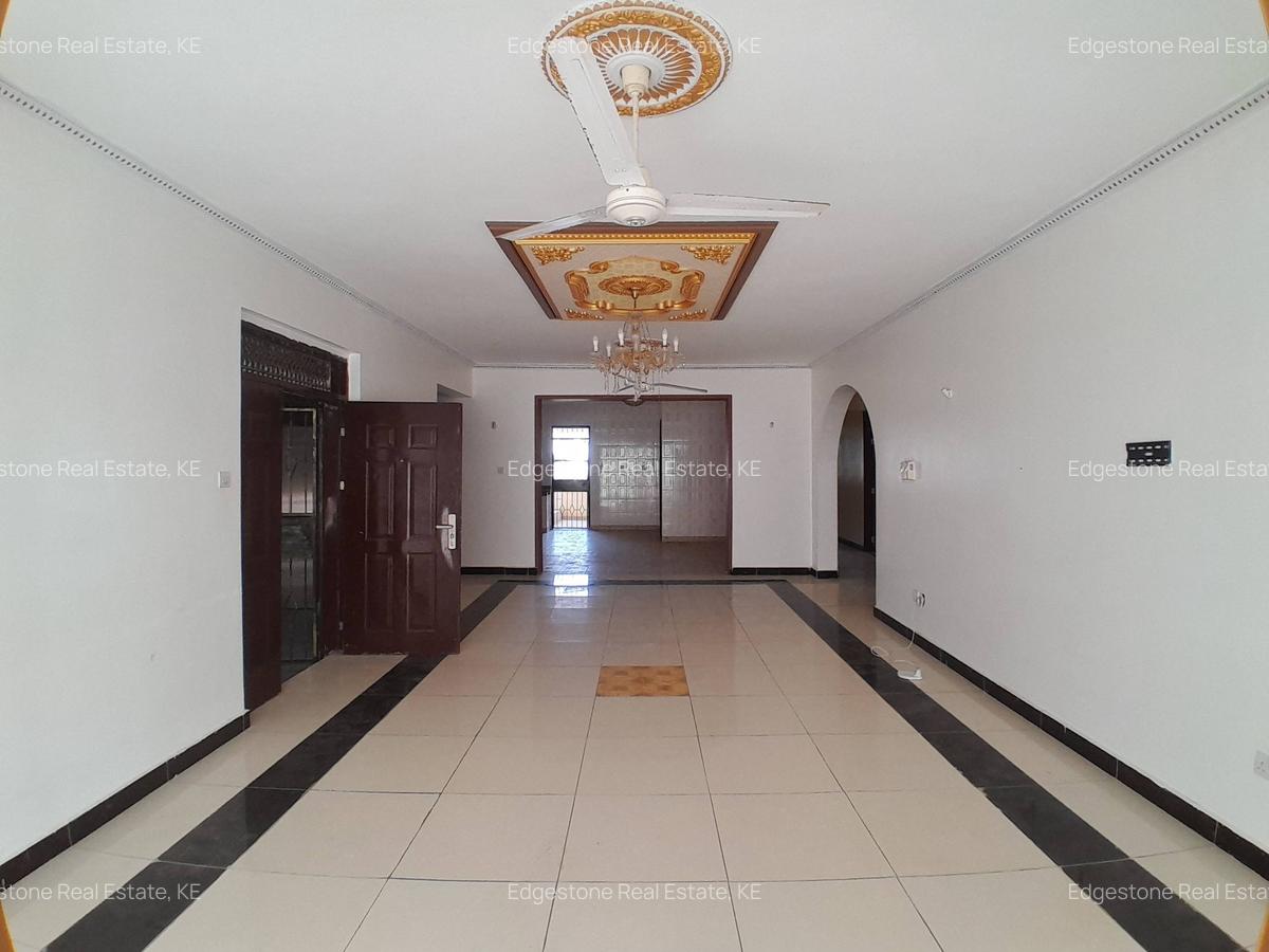 3 Bed Apartment with En Suite in Nyali Area - 10