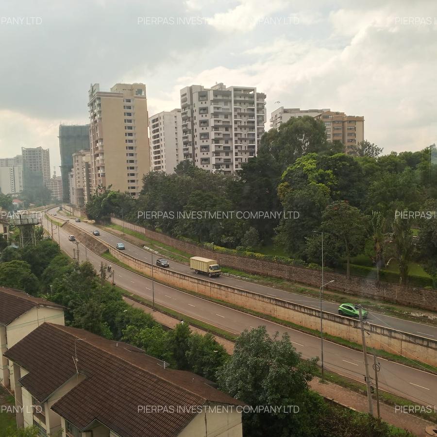 Serviced 3 Bed Apartment with En Suite in Parklands - 11