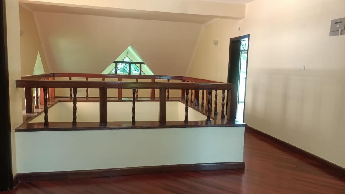 5 Bed Townhouse with En Suite in Lavington - 4