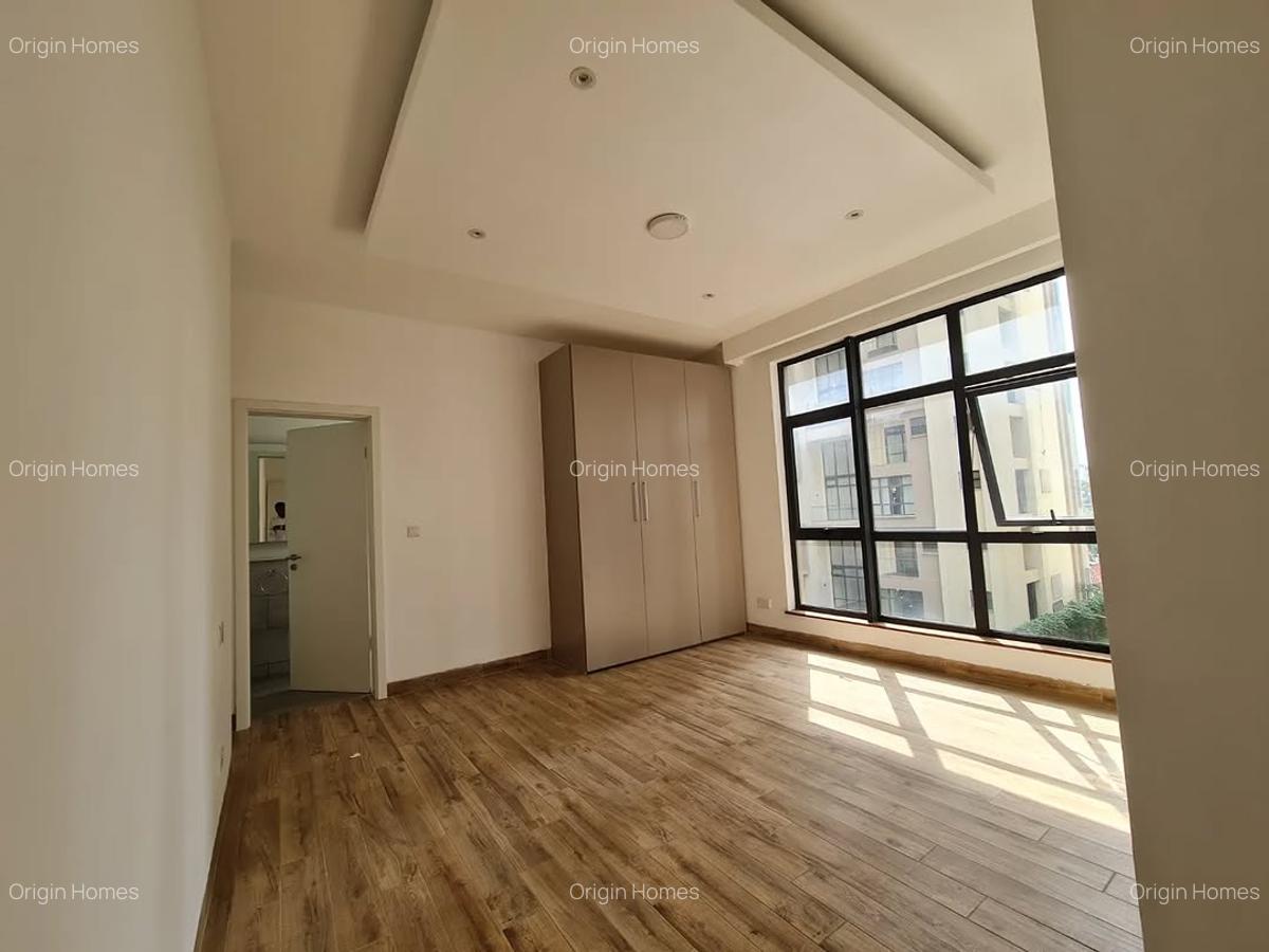 3 Bed Apartment with En Suite at Riverside Drive - 6