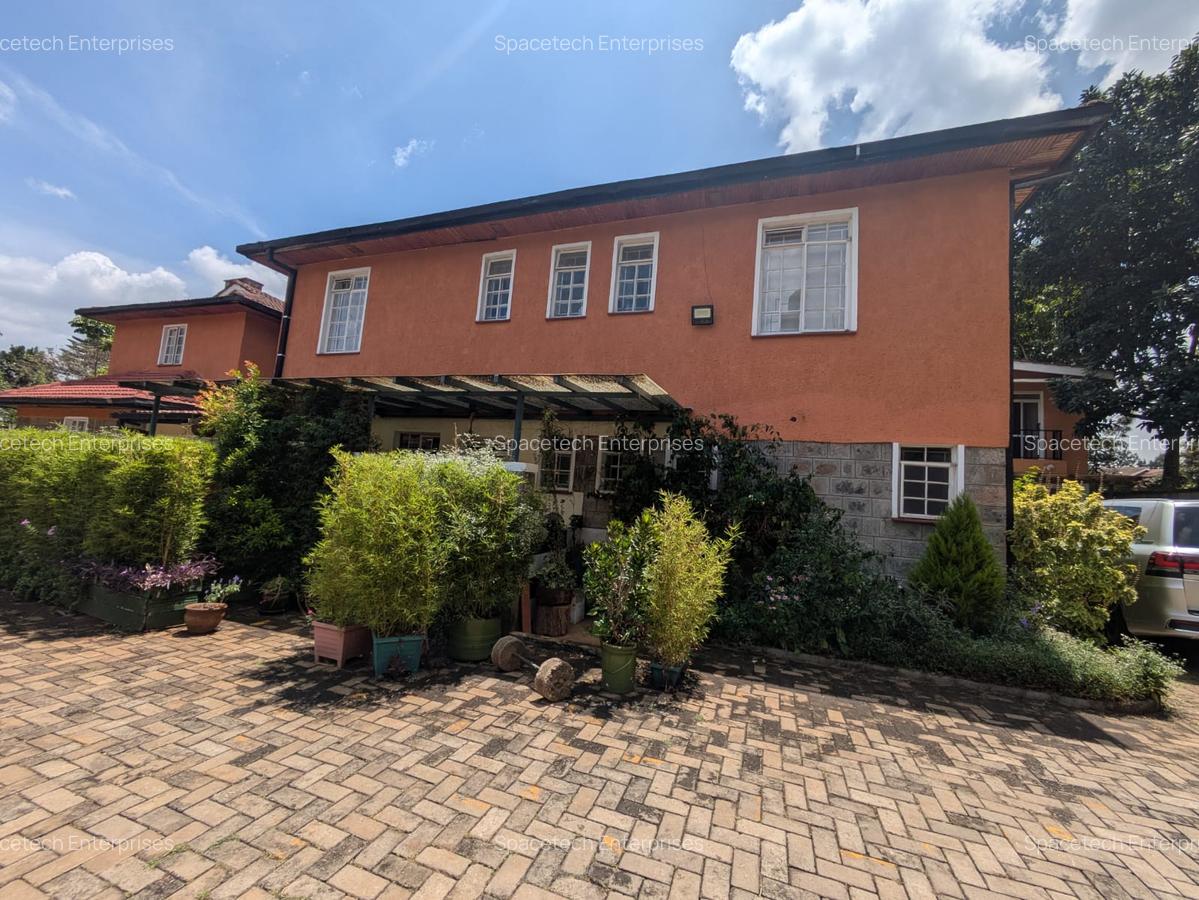 2 Bed House with En Suite in Nyari - 1