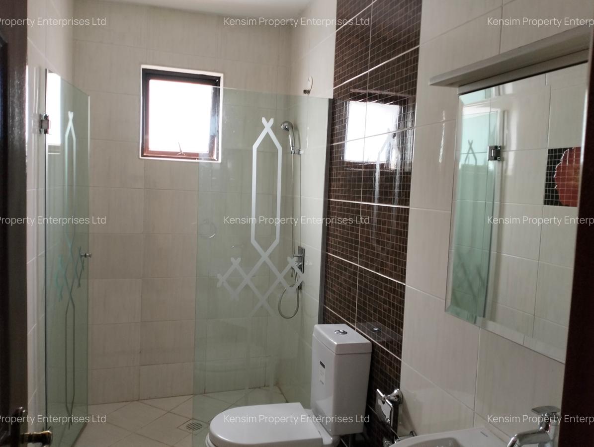5 Bed Townhouse with En Suite in Westlands Area - 12