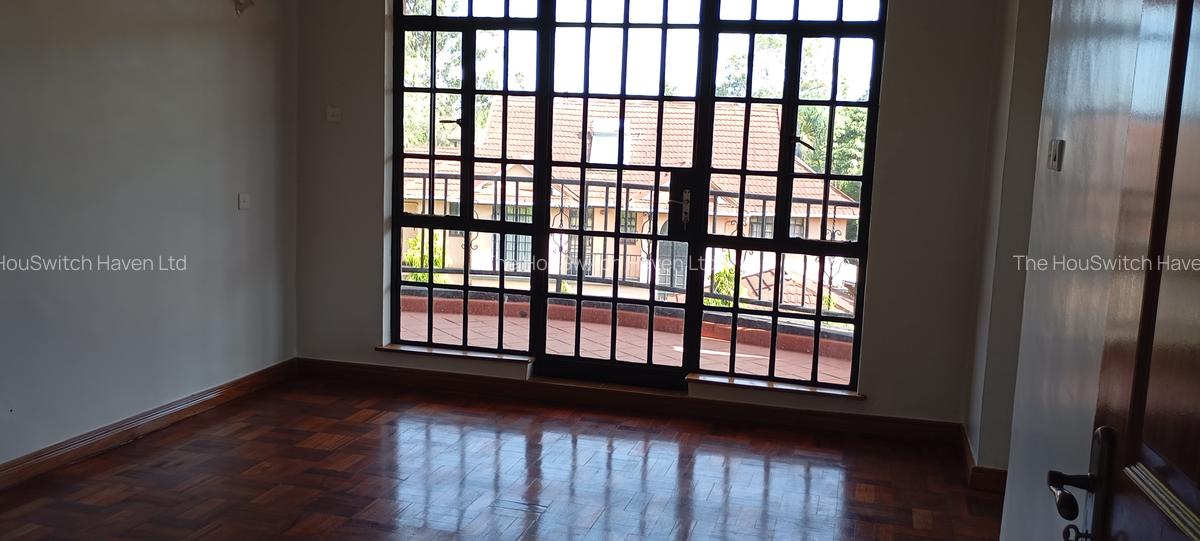 4 Bed House with En Suite at Off Glory Road - 11