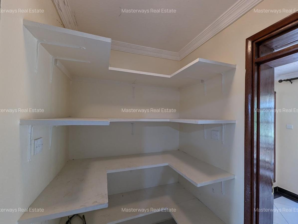 3 Bed Apartment with En Suite in Kilimani - 12