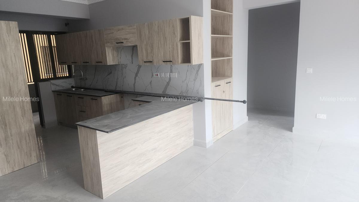 Serviced 2 Bed Apartment with En Suite at Brookside Drive - 12