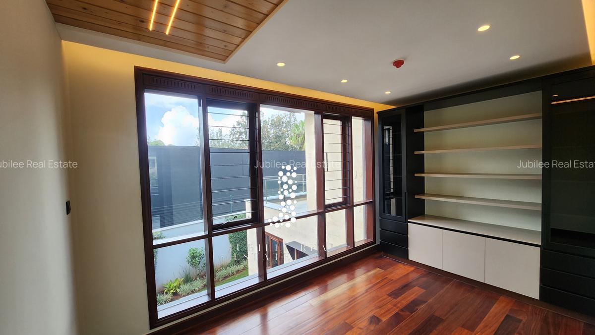 4 Bed Villa with En Suite in Runda - 17