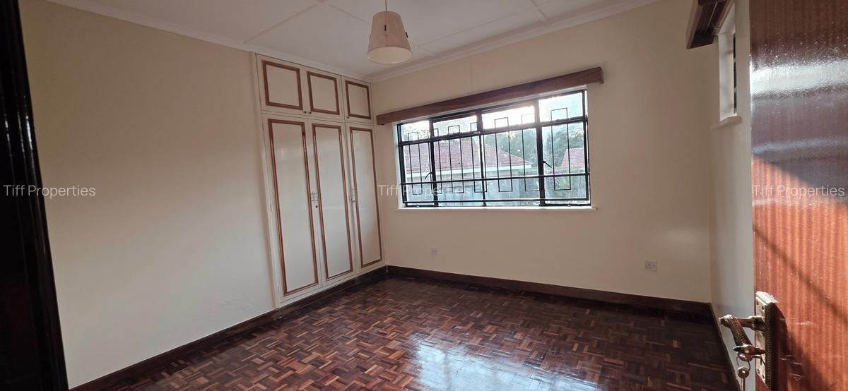 4 Bed House in Nyari - 10