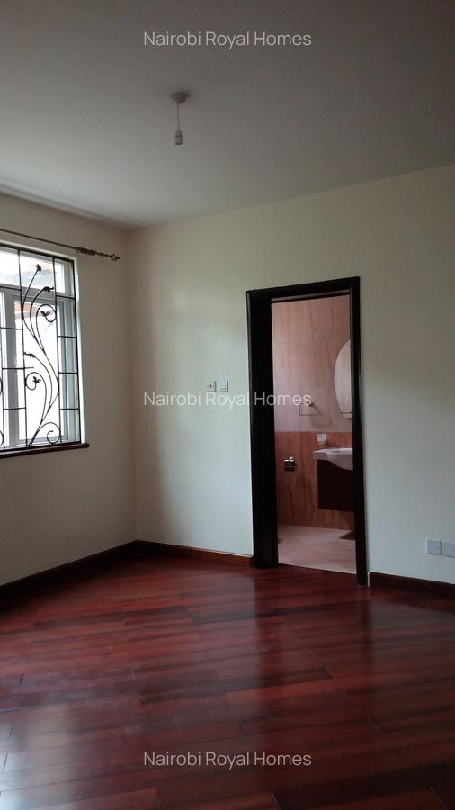 5 Bed Townhouse with En Suite at Lavington Road - 16