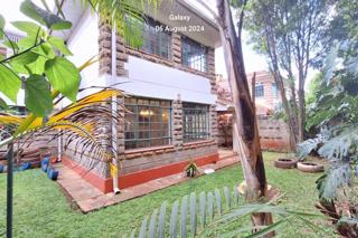 4 Bed Townhouse with En Suite at Lavington Green - 4