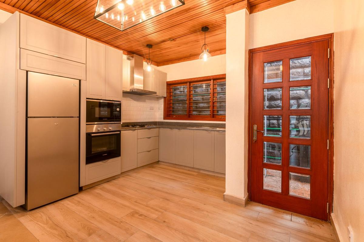 2 Bed Townhouse with En Suite in Kyuna - 6