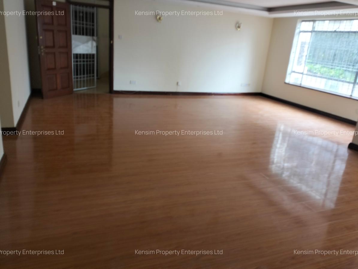 4 Bed Apartment with En Suite in Riverside - 14