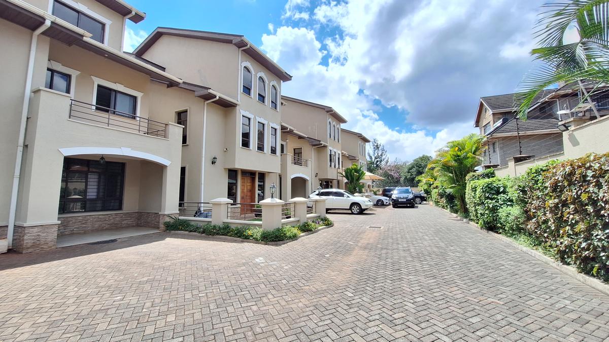 5 Bed Townhouse with En Suite at Convent Drive - 1