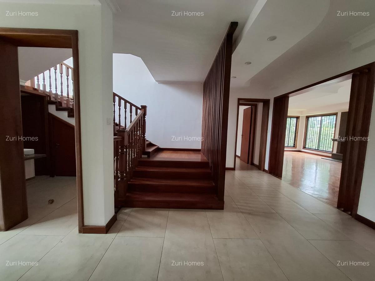 6 Bed Townhouse with En Suite in Lavington - 12