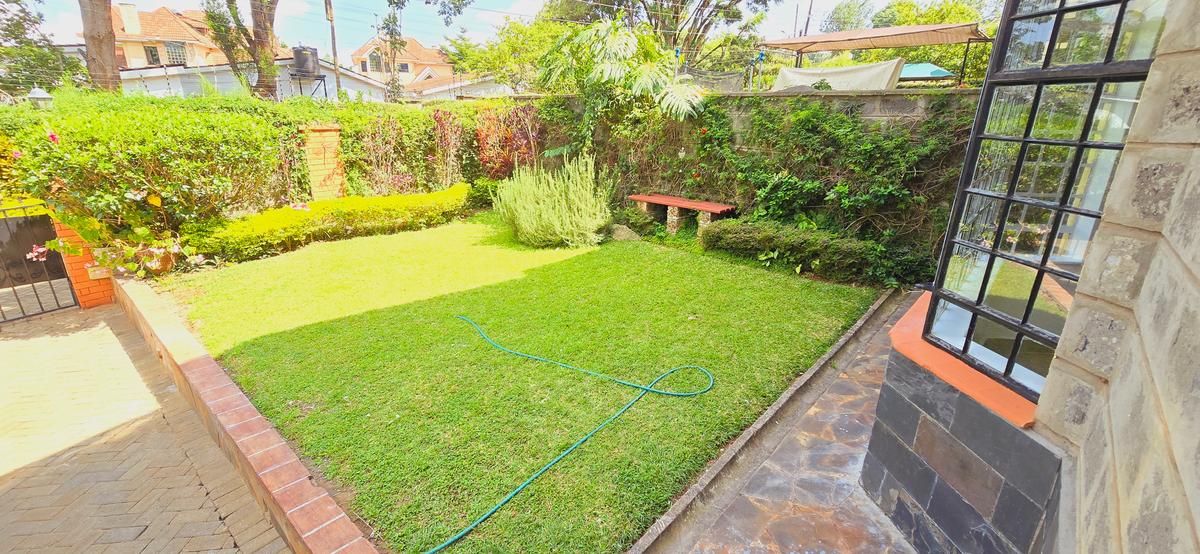 4 Bed Townhouse with En Suite at Lavington - 4