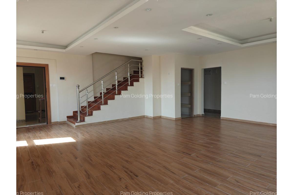 5 Bed Apartment with En Suite in Parklands - 2