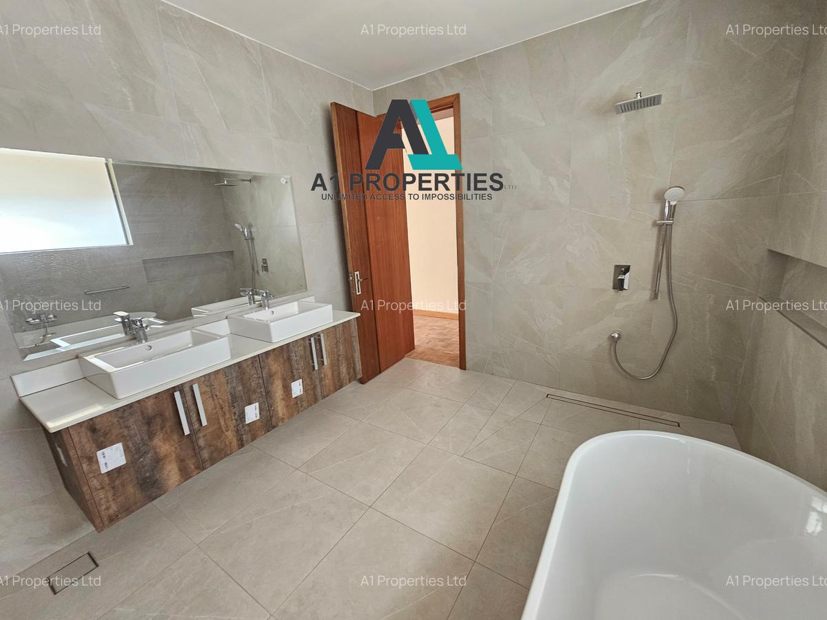 5 Bed Townhouse with En Suite in Lavington - 13