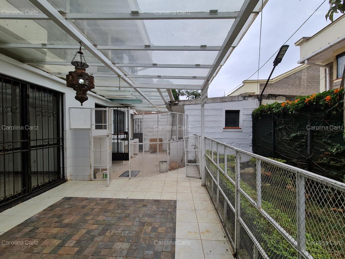 4 Bed Townhouse with En Suite at Brookside Drive - 17