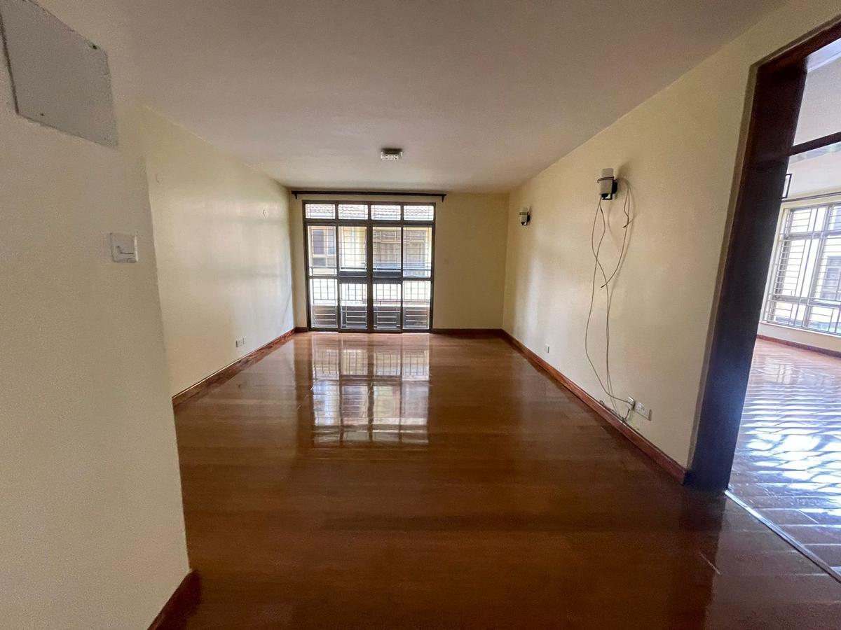 5 Bed Townhouse with En Suite in Lavington - 2